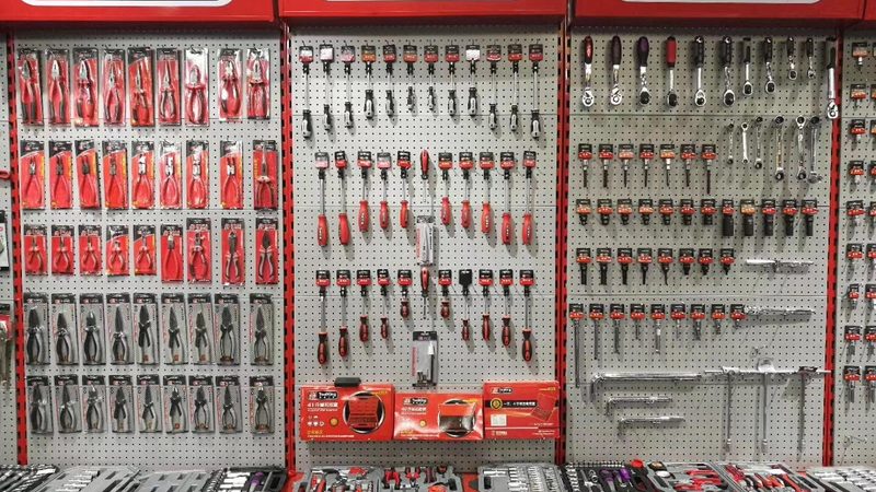 钳工工作台配套工具：如何精准选型，保障工作效率